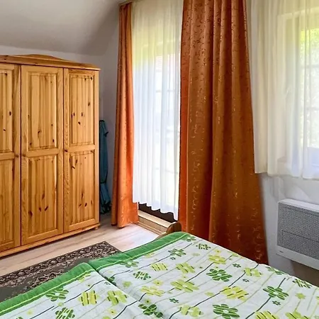 Magyar Apartmanhazak I-iii. Zalakaros