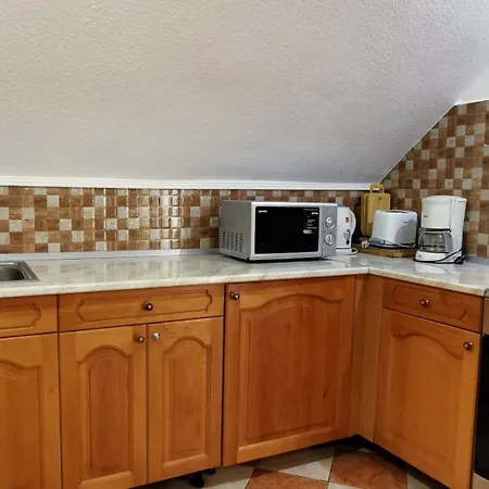 Magyar Apartmanhazak I-iii. * Zalakaros
