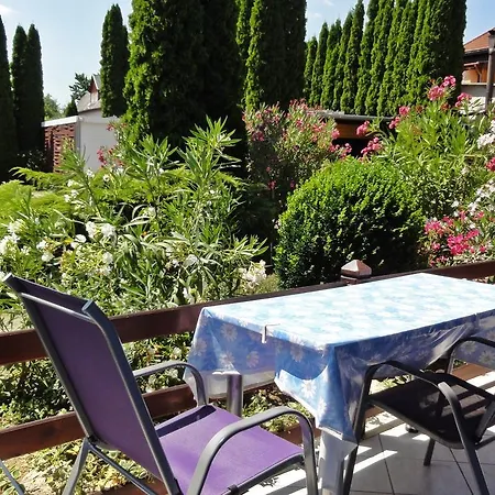 Magyar Apartmanhazak I-iii. Appartamento