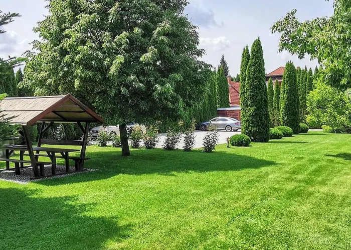 Magyar Apartmanhazak I-iii. דירה