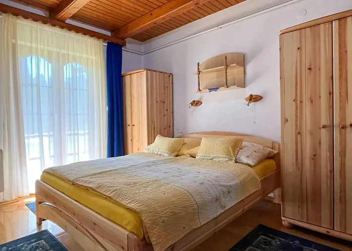 Magyar Apartmanhazak I-iii. דירה