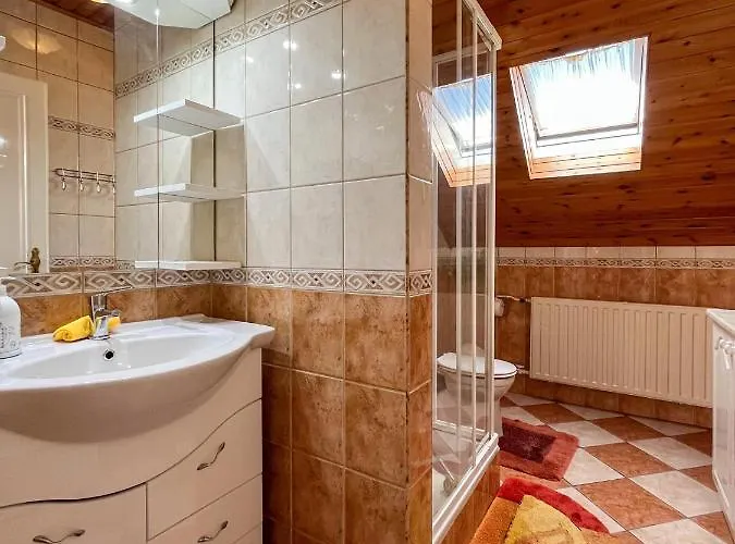 Magyar Apartmanhazak I-iii. * זלקרוס