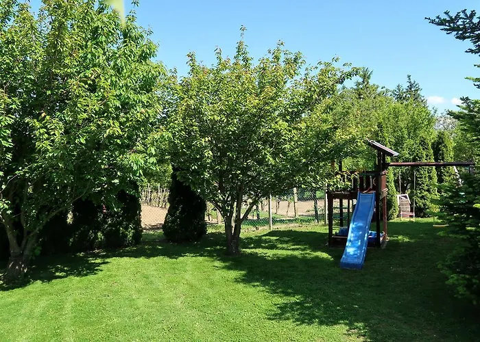 Magyar Apartmanhazak I-iii. * זלקרוס